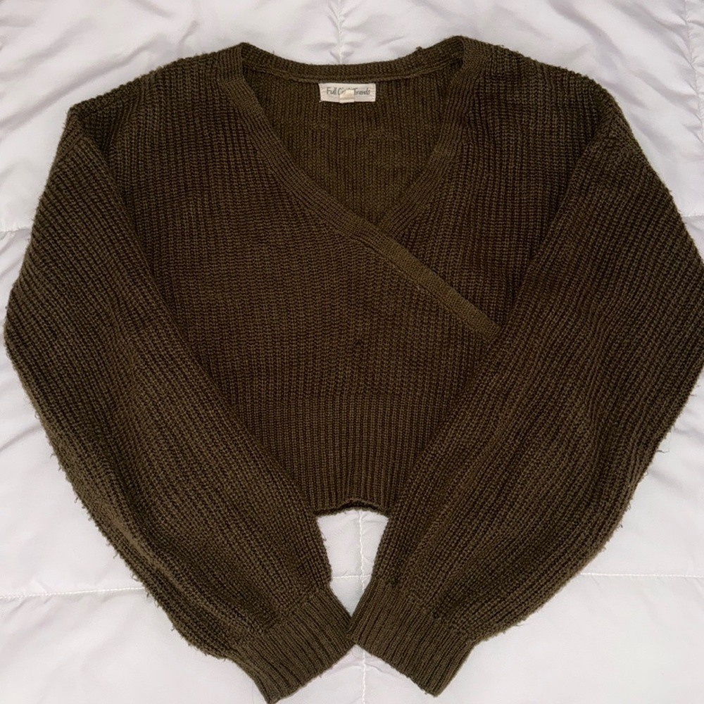 Full Circle Trends Olive Green V Neck Cropped Knit Sweater Size Small